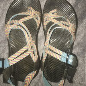 Size 7 Woman’s Thin Strap Chacos